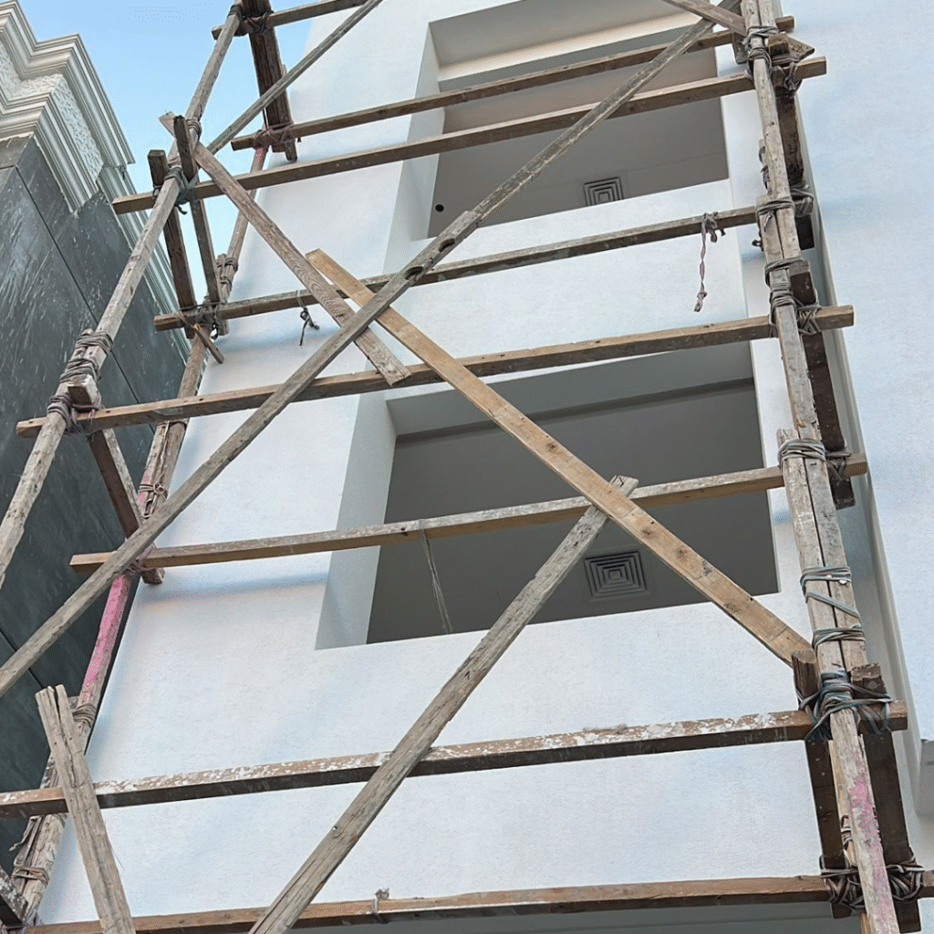 ابوشاكر تاجير سقالات في الكويت